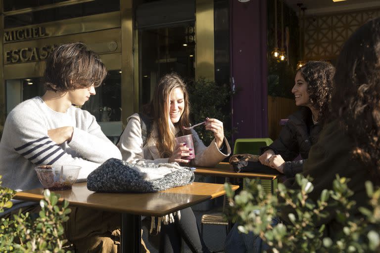 El horario más usual en el cual la gente va por su açaí es a las 5 de la tarde