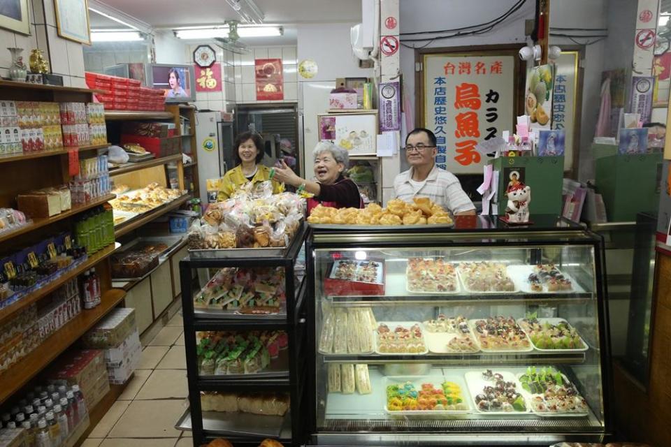 店內裝潢就像兒時的麵包店，很有古早味。