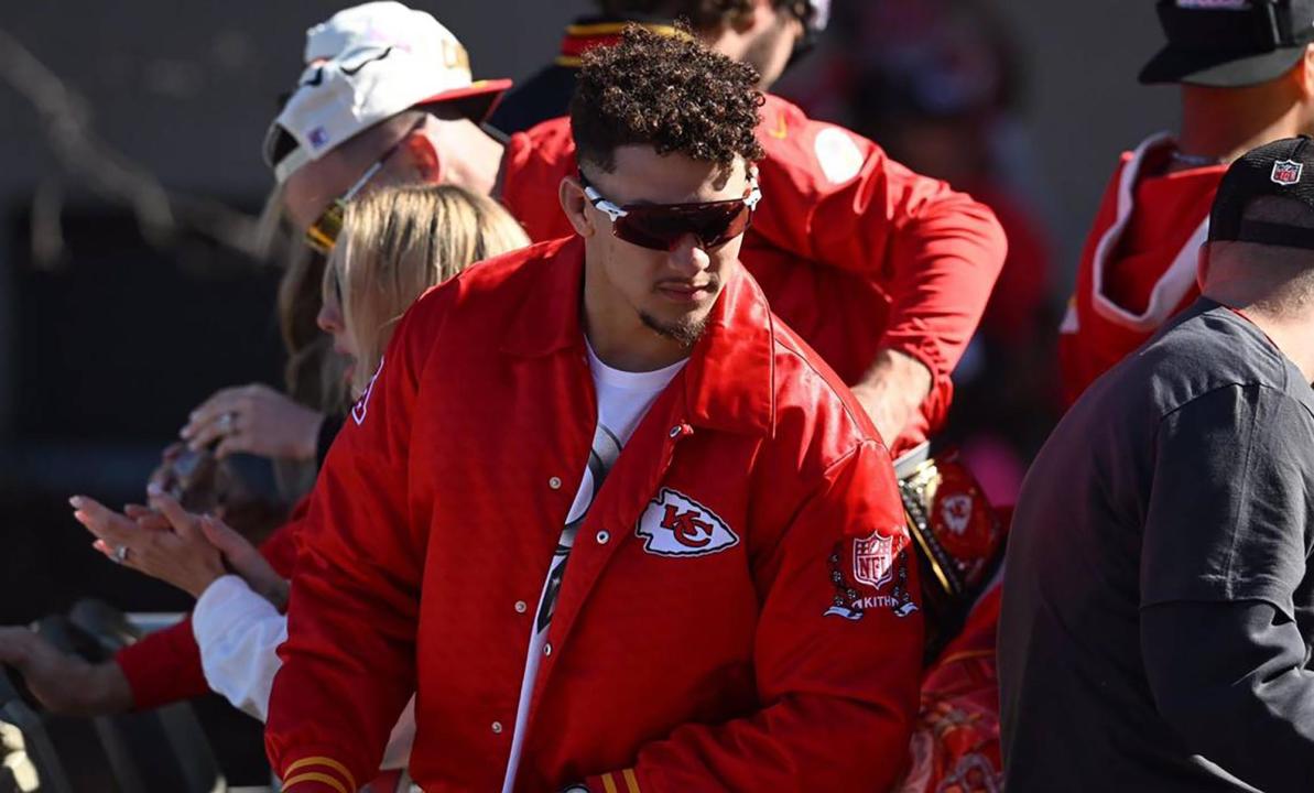 Patrick Mahomes continues to help the Chiefs.  (Emily Curiel/The Kansas City Star/Tribune News Service via Getty Images)