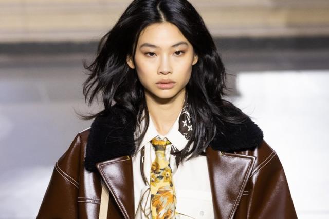 HoYeon Jung Models Leather Boots in Louis Vuitton's Pre-Fall 2023 Show –  Footwear News