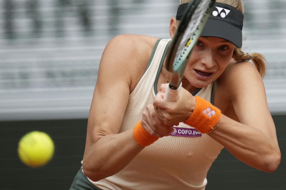 Ukraine's Dayana Yastremska plays a shot against Coco Gauff of the U.S. during their third round match of the French Open tennis tournament at the Roland Garros stadium in Paris, Friday, May 31, 2024. (AP Photo/Christophe Ena)