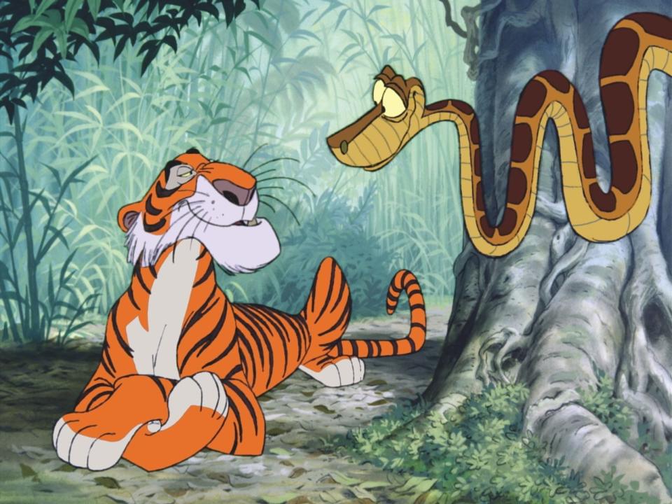 Tiger Shir Khan jagt nämlich Mowgli durch den Dschungel. Mit der Schlange Kaa versteht er sich bestens, denn auch die ist nicht gerade harmlos. (Bild: Disney)