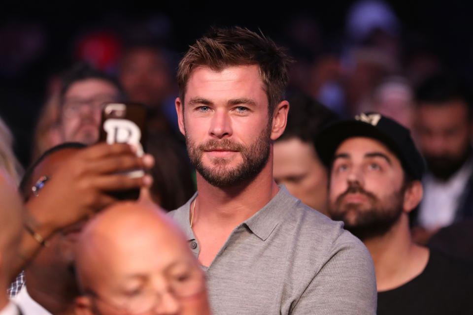 <p>Actor Chris Hemsworth attends the super welterweight boxing match between Floyd Mayweather Jr. and Conor McGregor on August 26, 2017 at T-Mobile Arena in Las Vegas, Nevada. (Photo by Christian Petersen/Getty Images) </p>