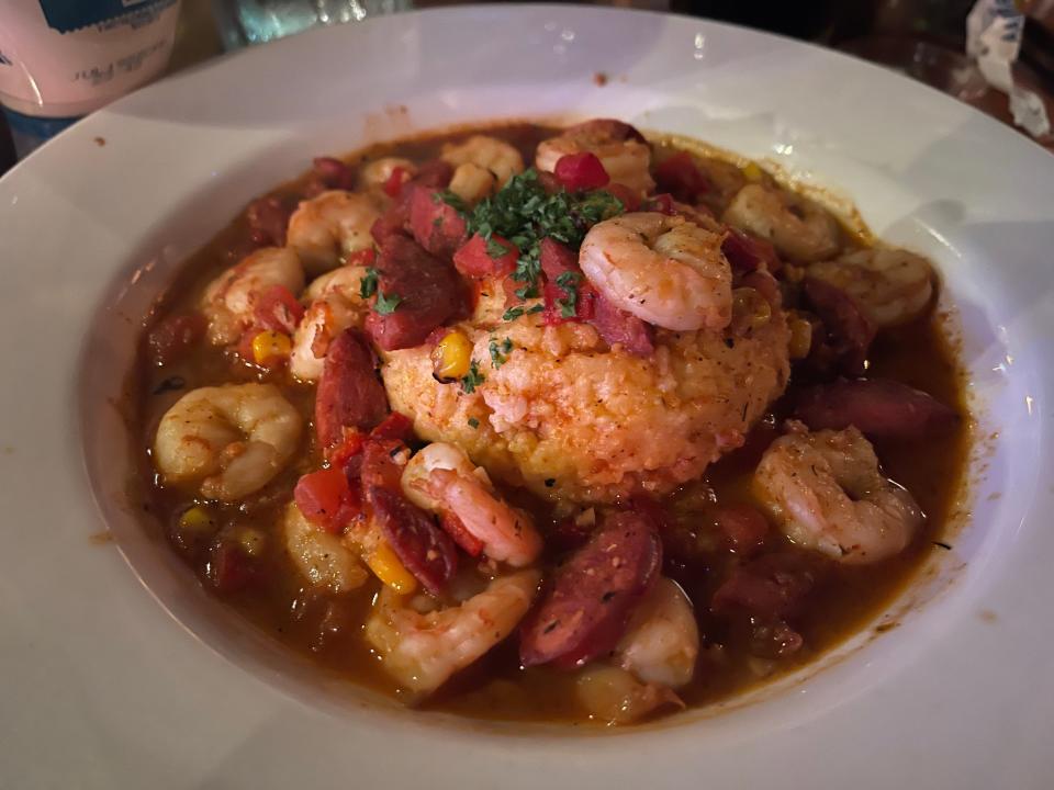 bowl of shrimp and grits from pat o'briens at universal orlando