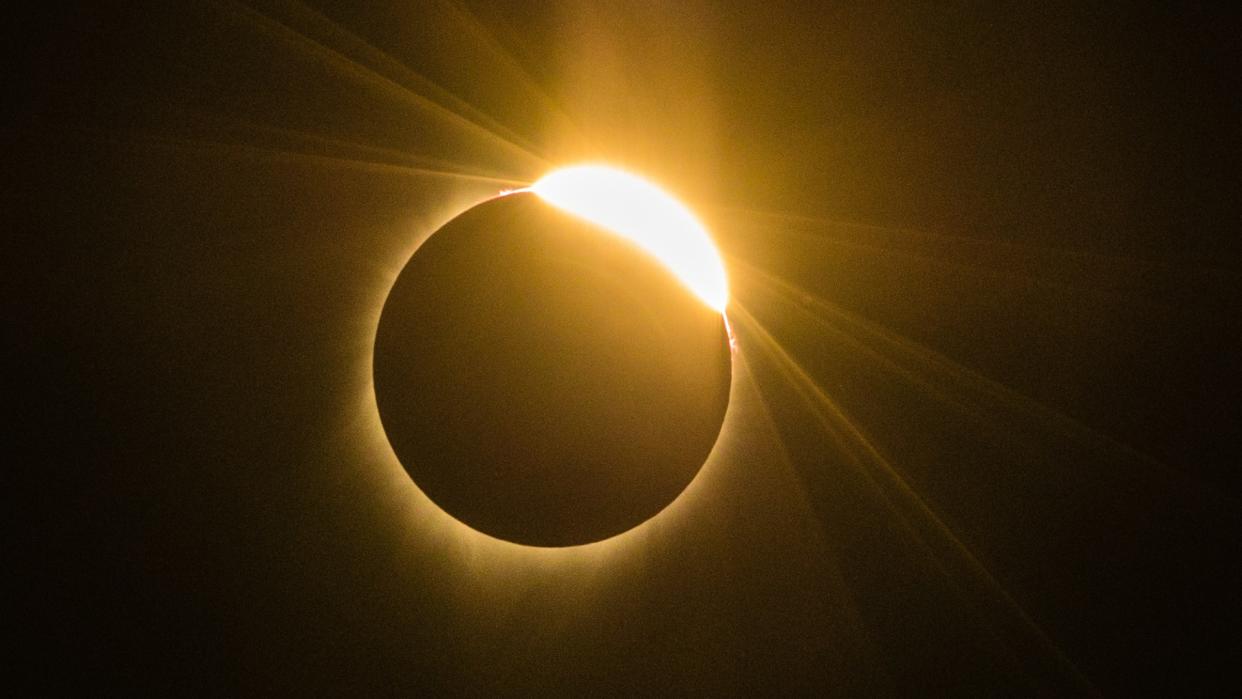  a photograph of a total solar eclipse 