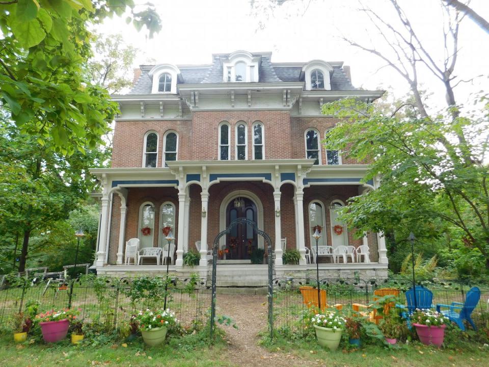 <p>The <a href="https://mysteriousheartland.com/2010/08/16/top-10-most-haunted-houses-in-illinois/" rel="nofollow noopener" target="_blank" data-ylk="slk:accounts of hauntings" class="link ">accounts of hauntings</a> for this former boarding house go all the way back to the 1940s. Back then, boarders would hear children playing (when no children lived there). Though it was abandoned for decades, passersby would see faces in the windows. The ghostly presence of a former owner was also seen wandering the grounds. You can continue your Illinois ghost tour by traveling to Chicago to see a <a href="https://www.housebeautiful.com/lifestyle/g3873/america-haunted-destinations" rel="nofollow noopener" target="_blank" data-ylk="slk:very haunted cemetery" class="link ">very haunted cemetery</a>. </p>
