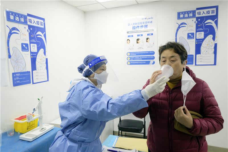 中國放寬防疫管制，疫情呈現爆發狀態。（圖／翻攝自新京報）