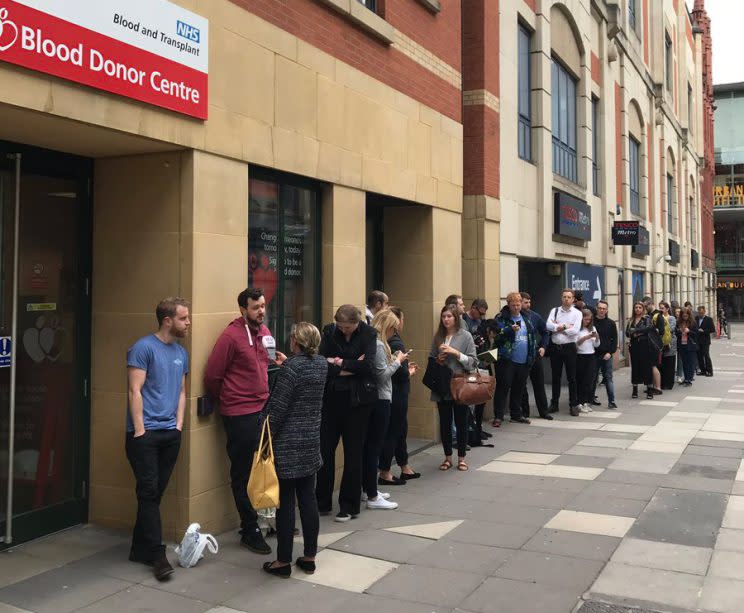 Queues outside a blood donor centre in Manchester (Twitter)