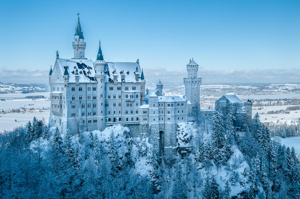 Das Schloss Neuschwanstein in Bayern schon mal besucht? Warum nicht an Weihnachten? (Symbolbild: Getty Images)