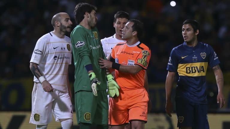 La noche de la polémica: Ceballos ya cobró el penal que le daría la ventaja a Boca