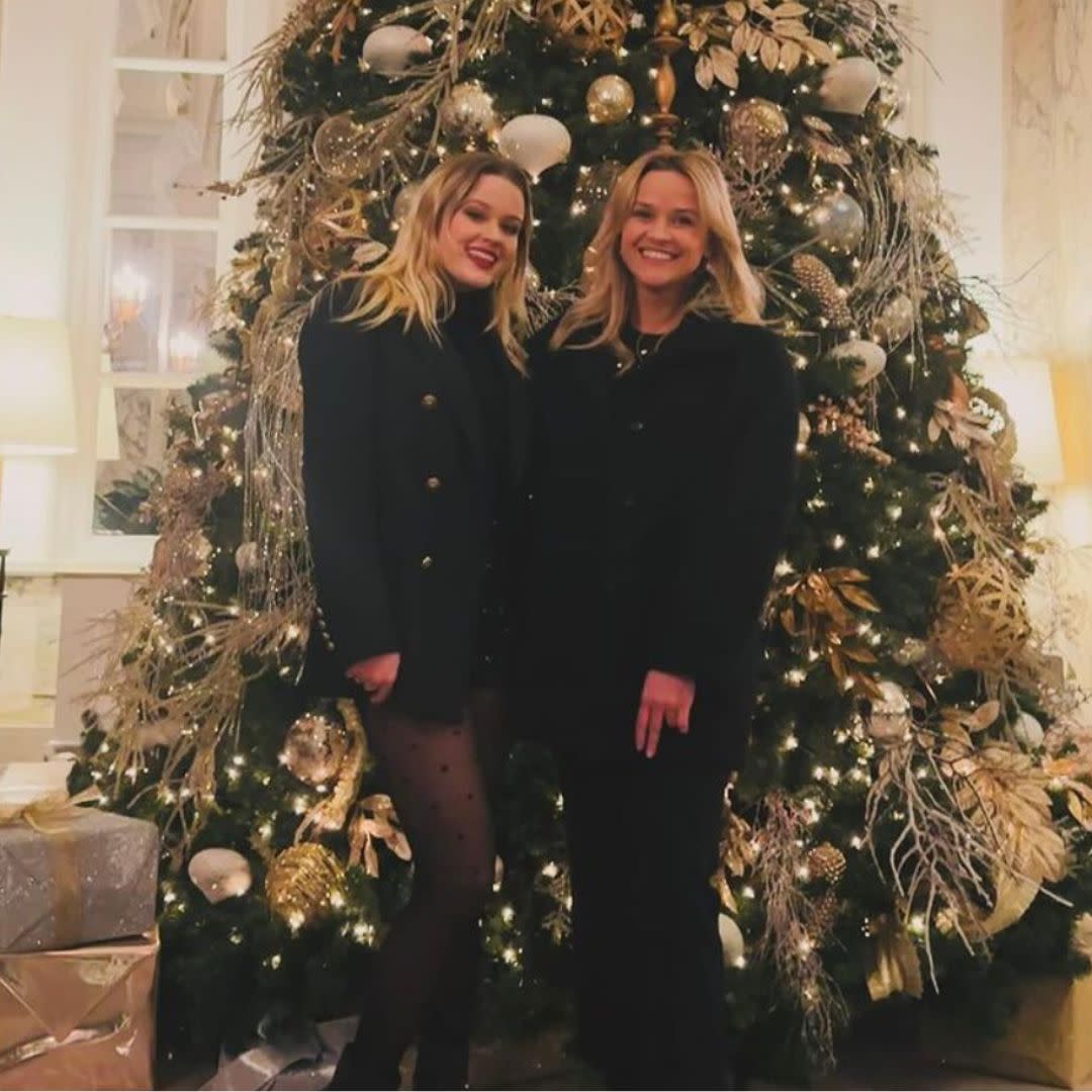  Reese Witherspoon and Ava Phillippe, Christmas 2023. 