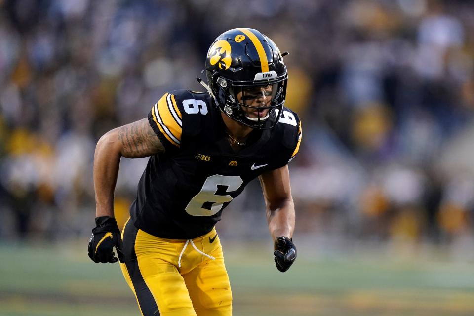 Kansas State is counting on Iowa transfer Keagan Johnson (6) to fill a key role this season at wide receiver.