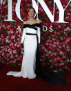 <p>Otra de las ganadoras de los Tony fue Laurie Metcalf por la obra ‘Edward Albee’s Three Tall Women’. Recogió su premio vestida de Christian Siriano. (Foto: EFE). </p>