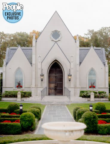 <p>Volodymyr Ivash / Ivash Studio</p> The chapel where Jeremy Tardy and Tamika Waye exchanged vows.