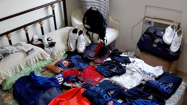 Team France also outfitted Vitor Galvani's club players with uniforms. (Facebook)