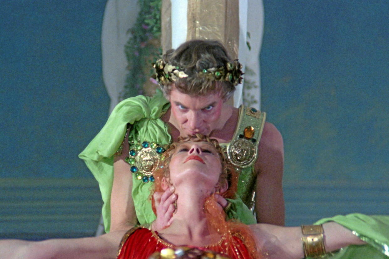 Malcolm McDowell prête ses traits singuliers à l'empereur Caligula.  - Credit:Bac Films / Good Fellas.