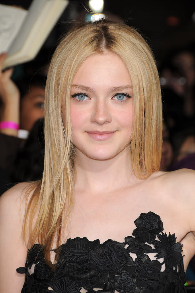 Twilight Saga New Moon LA Premiere 2009 Dakota Fanning