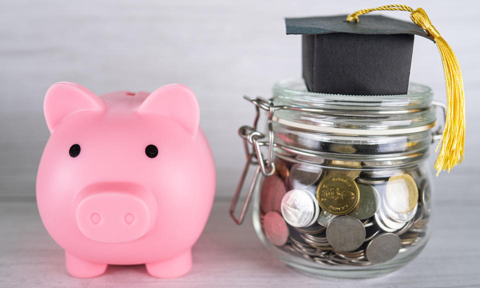 Student discounts image with piggy bank for the Engadget 2021 Back to School guide.