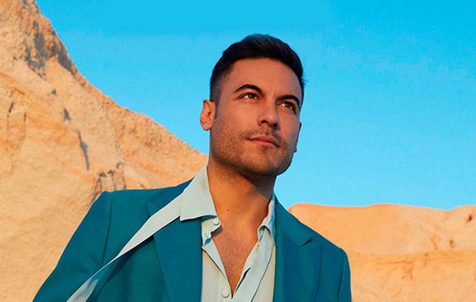 Carlos Rivera en Miami: Un tour a todas partes 2023 en el James L. Knight Center.