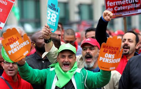 Trade union members march downtown during a protest over the government's reforms and cost-cutting measures in Brussels, Belgium September 29, 2016. REUTERS/Yves Herman