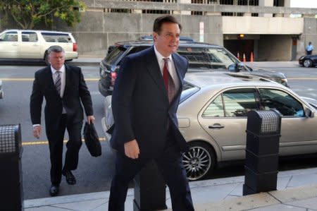 FILE PHOTO: Former Trump campaign manager Paul Manafort arrives for arraignment on a third superseding indictment against him by Special Counsel Robert Mueller on charges of witness tampering, at U.S. District Court in Washington, U.S., June 15, 2018. REUTERS/Jonathan Ernst