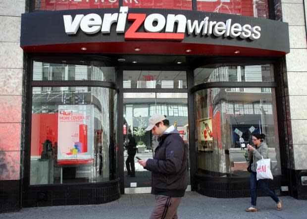 Verizon's (VZ) continuous deployment of latest 4G LTE Advanced technologies enables customers to experience faster peak data speeds and capacity.