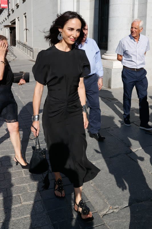 Amparo Corsini llegando al Teatro Real de Madrid