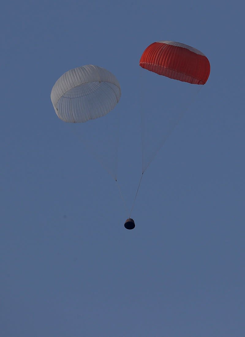 The Crew capsule descends under parachutes on 5 July 2018 after the abort motor lifted it to an altitude of 8,200 feet.  Image credit: By Indian Space Research Organisation (GODL-India), GODL-India, https://commons.wikimedia.org/w/index.php?curid=70567614