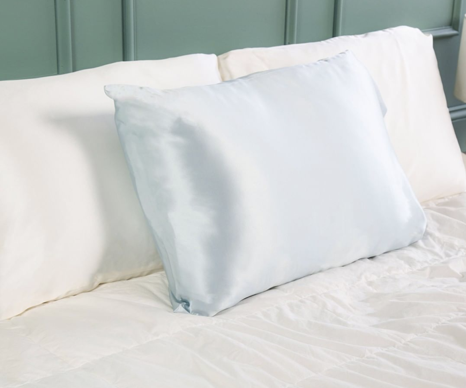 Fishers Finery Pure Mulberry Silk Pillowcase. (Photo: Fishers Finery Instagram)