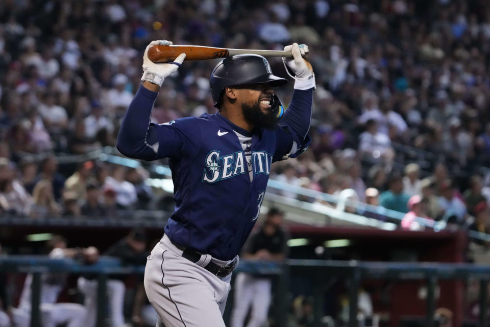 Mariners outfielder Teoscar Hernandez reacts after flying out against the Diamondbacks.