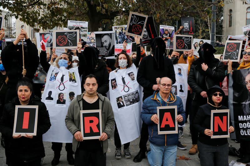 Protest against the Islamic regime of Iran following the death of Mahsa Amini, in Istanbul