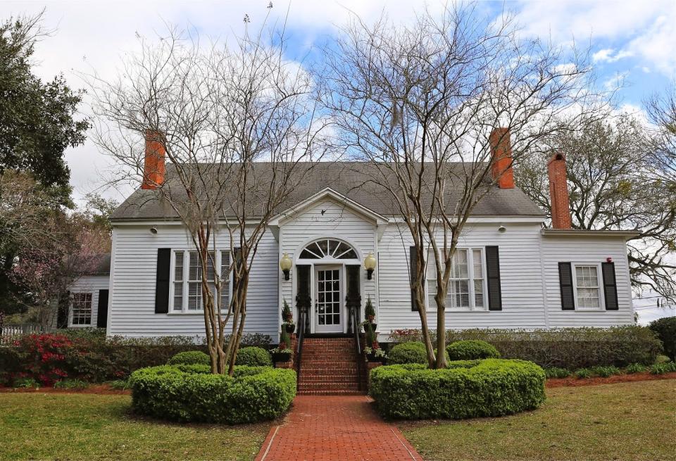 The Rutgers House, built by 1800’s builder George Proctor, on Calhoun Street, currently owned by the Tallahassee Garden Club.