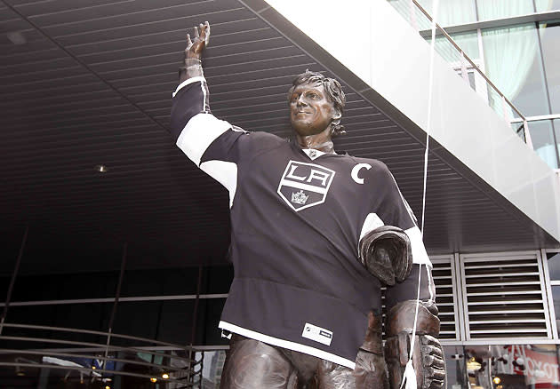 47 Statue Of Luc Robitaille Stock Photos, High-Res Pictures, and Images -  Getty Images