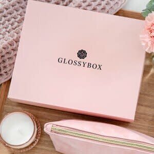 Get glossy with <a href="https://fave.co/2BZBL1R" target="_blank" rel="noopener noreferrer">Glossybox</a>. Glossybox lets you subscribe to get a box of five beauty products a month. <a href="https://fave.co/2BZBL1R" target="_blank" rel="noopener noreferrer">There are different plans</a>, including a month-to-month one that's $21 each month and a yearly option. You can also pick boxes from <a href="https://fave.co/2BZBL1R" target="_blank" rel="noopener noreferrer">previous months</a> to get delivered to your door. <br /><br />Check out <a href="https://fave.co/2BZBL1R" target="_blank" rel="noopener noreferrer">Glossybox's subscription service</a>.