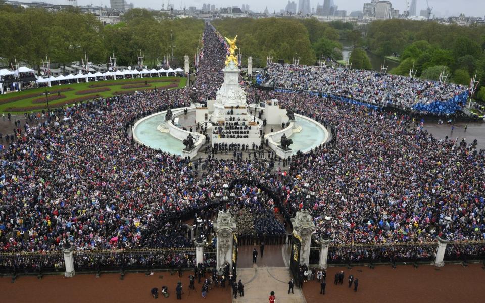 Coronation crowds outside Buckingham Palace