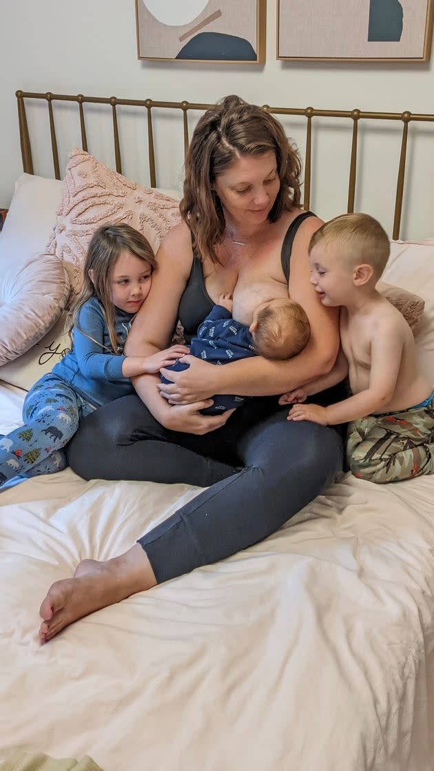 Breastfeeding In Public Is Hard. For Plus-Size Women, It's Even