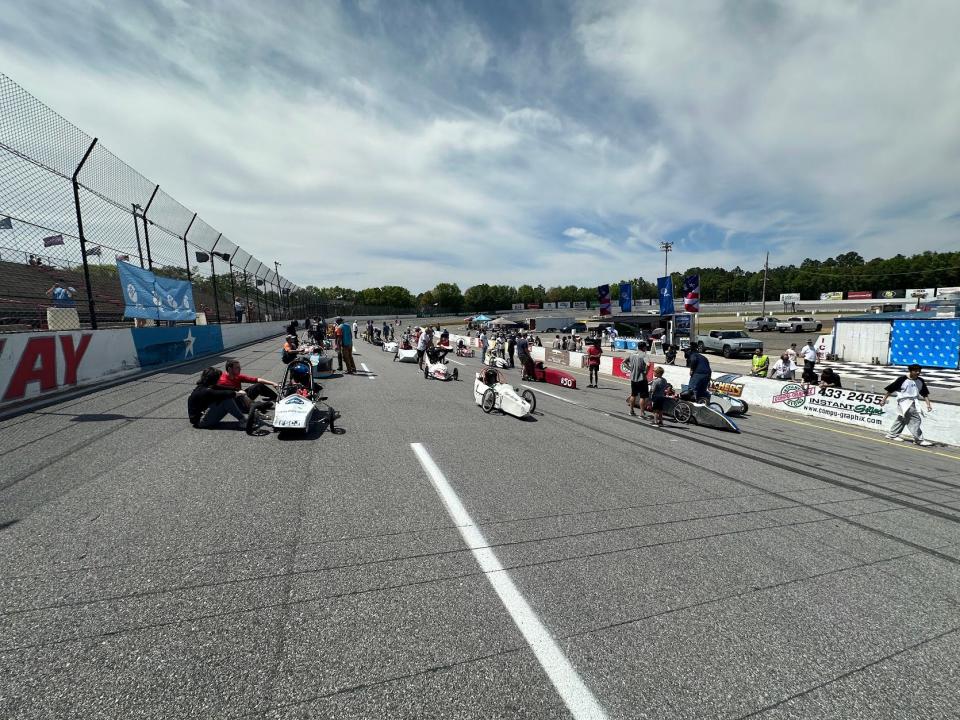 A field of 26 cars representing high schools across the southeast competed in the Electrathon America 120 at Five Flags Speedway.
