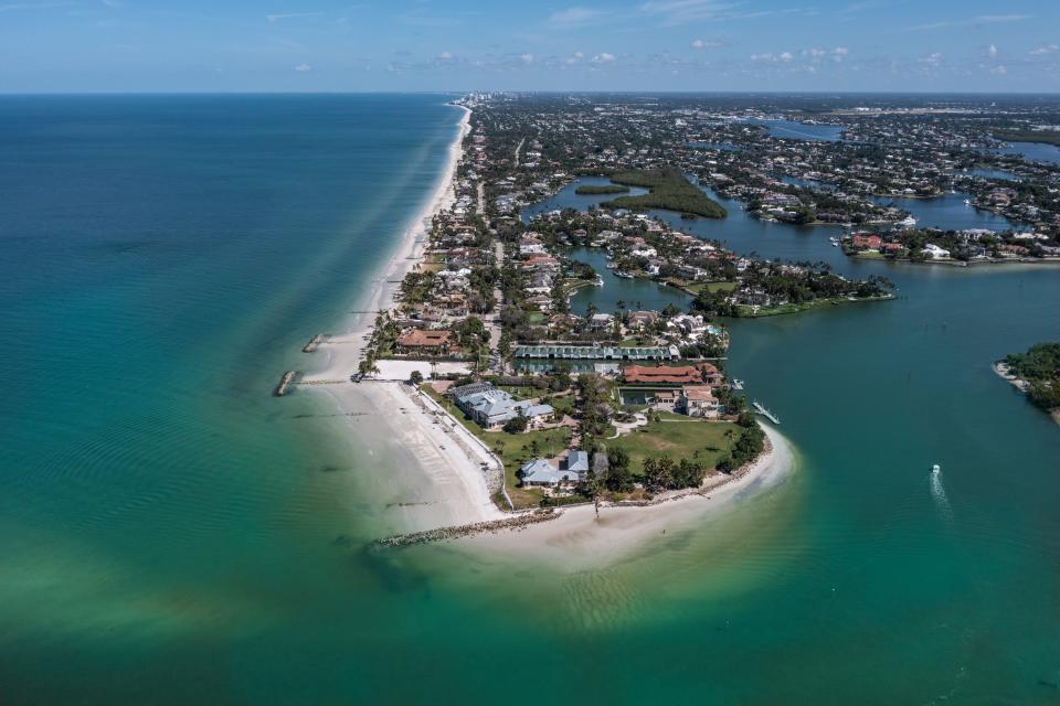 Donahue compound in Naples.