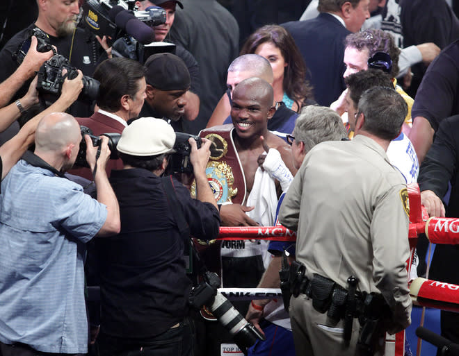 Timothy Bradley (C) Of The US Celebrates AFP/Getty Images