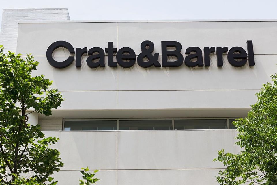 USA - Business - Crate and Barrel