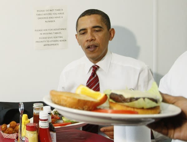 Obama has pre-SOTU lunch with media