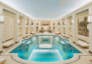Photo d'illustration<br><p>Haut lieu du luxe parisien, l’hôtel du Ritz possède une piscine raffinée qui transporte en quelques longueurs. On adore son plafond qui vous enverra au septième ciel !</p><p><b>La piscine du Ritz</b></p><p><b>Entrée : tarifs selon soins</b></p><p><b>Taille du bassin : 16 mètres</b></p><p><b>Plus d’infos sur <a href="https://www.ritzparis.com/fr-FR" rel="nofollow noopener" target="_blank" data-ylk="slk:le Ritz;elm:context_link;itc:0;sec:content-canvas" class="link ">le Ritz </a></b></p><p><b>15, place Vendôme 75001 Paris</b></p><br><br><a href="https://www.elle.fr/Loisirs/Sorties/Piscine-Paris#xtor=AL-541" rel="nofollow noopener" target="_blank" data-ylk="slk:Voir la suite des photos sur ELLE.fr;elm:context_link;itc:0;sec:content-canvas" class="link ">Voir la suite des photos sur ELLE.fr</a><br><h3> A lire aussi </h3><ul><li><a href="https://www.elle.fr/Societe/News/Canicule-2020-quelles-mesures-sont-prises-par-la-ville-de-Paris-3872323#xtor=AL-541" rel="nofollow noopener" target="_blank" data-ylk="slk:Canicule 2020 : quelles mesures sont prises par la ville de Paris ?;elm:context_link;itc:0;sec:content-canvas" class="link ">Canicule 2020 : quelles mesures sont prises par la ville de Paris ?</a></li><li><a href="https://www.elle.fr/Deco/Exterieur/Piscine/les-recompenses-du-10es-trophees-de-la-piscine-2015#xtor=AL-541" rel="nofollow noopener" target="_blank" data-ylk="slk:Les plus belles piscines privées de France;elm:context_link;itc:0;sec:content-canvas" class="link ">Les plus belles piscines privées de France</a></li><li><a href="https://www.elle.fr/Loisirs/Evasion/Voici-la-meilleure-piscine-d-hotel-en-Europe-3823049#xtor=AL-541" rel="nofollow noopener" target="_blank" data-ylk="slk:Voici la meilleure piscine d’hôtel en Europe;elm:context_link;itc:0;sec:content-canvas" class="link ">Voici la meilleure piscine d’hôtel en Europe </a></li><li><a href="https://www.elle.fr/Loisirs/Sorties/hotels/villas-avec-piscine-a-reserver-pour-cet-ete#xtor=AL-541" rel="nofollow noopener" target="_blank" data-ylk="slk:10 villas avec piscine à réserver pour cet été !;elm:context_link;itc:0;sec:content-canvas" class="link ">10 villas avec piscine à réserver pour cet été !</a></li><li><a href="https://www.elle.fr/Astro/Horoscope/Quotidien#xtor=AL-541" rel="nofollow noopener" target="_blank" data-ylk="slk:Consultez votre horoscope sur ELLE;elm:context_link;itc:0;sec:content-canvas" class="link ">Consultez votre horoscope sur ELLE</a></li></ul>