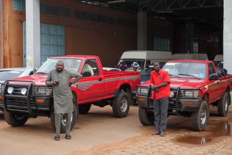 Food and aid pile up at Niger's border as sanctions bite