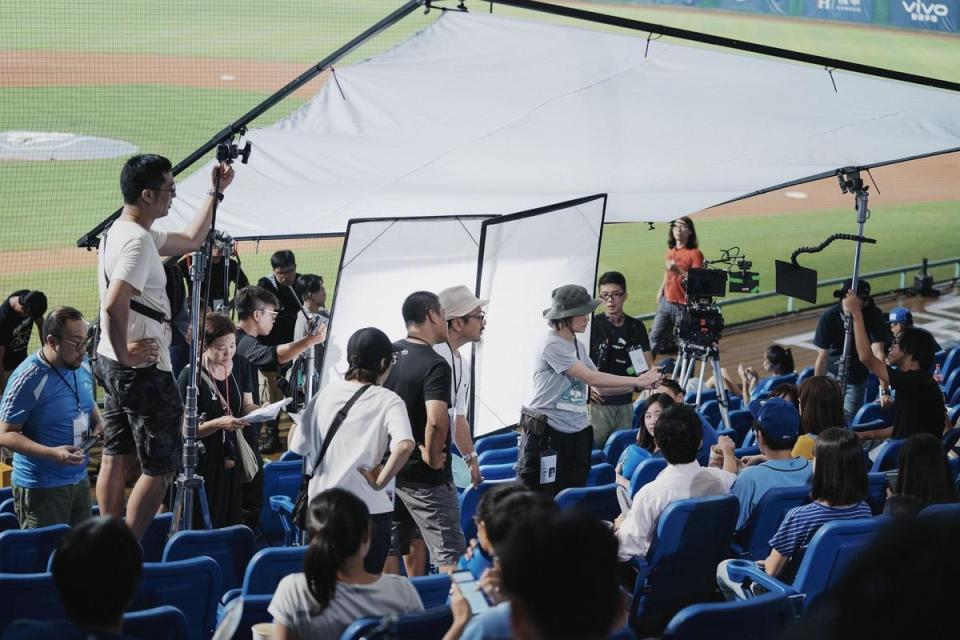 《戒指流浪記》取得球團授權，在新莊棒球場比賽實地取景。（翻攝自新北市協拍中心網站）
