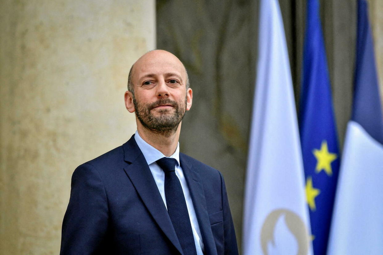 Le ministre de la Transformation et des Services publics Stanislas Guerini sort du palais de l'Élysée après le conseil des ministres à Paris, le 14 février 2024.  - Credit:Abdullah Firas / Abdullah Firas/ABACA