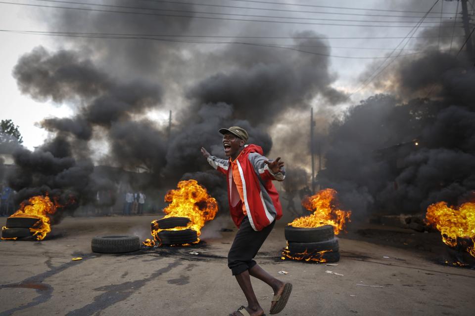 Tensions high as Kenya awaits new presidential vote