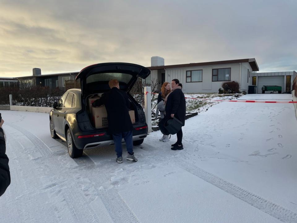 Grindavik family taking what they can to safety (Barney Davis)