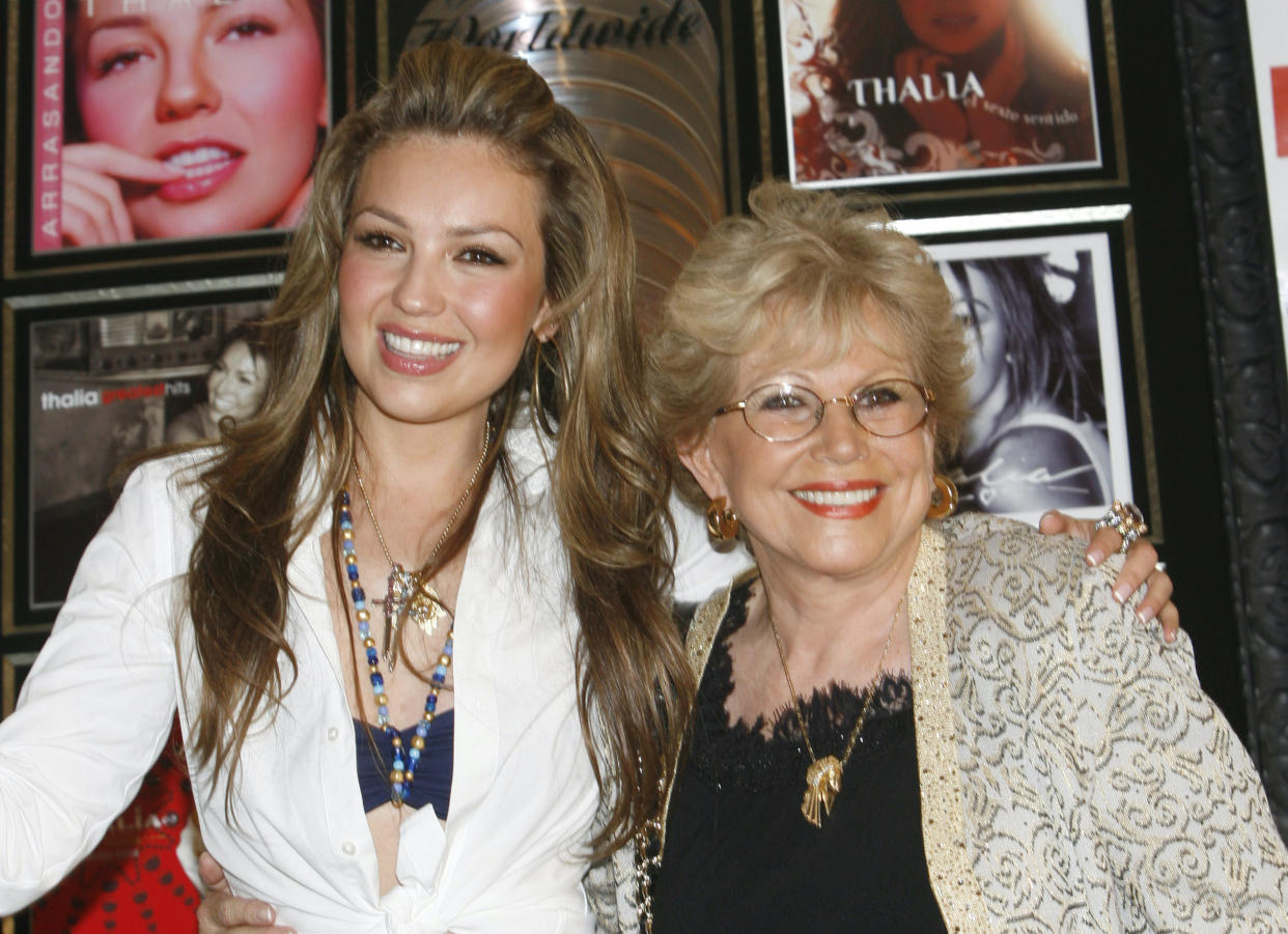 Thalia junto a su madre Yolanda Miranda Mange en una foto de archivo. (Getty Images)