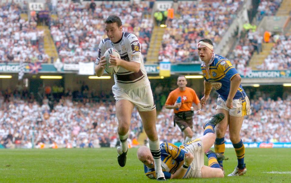 Paul Cooke goes over for the winning try in the 2005 Challenge Cup final. (Photo: Ben Duffy/SWpix.com)