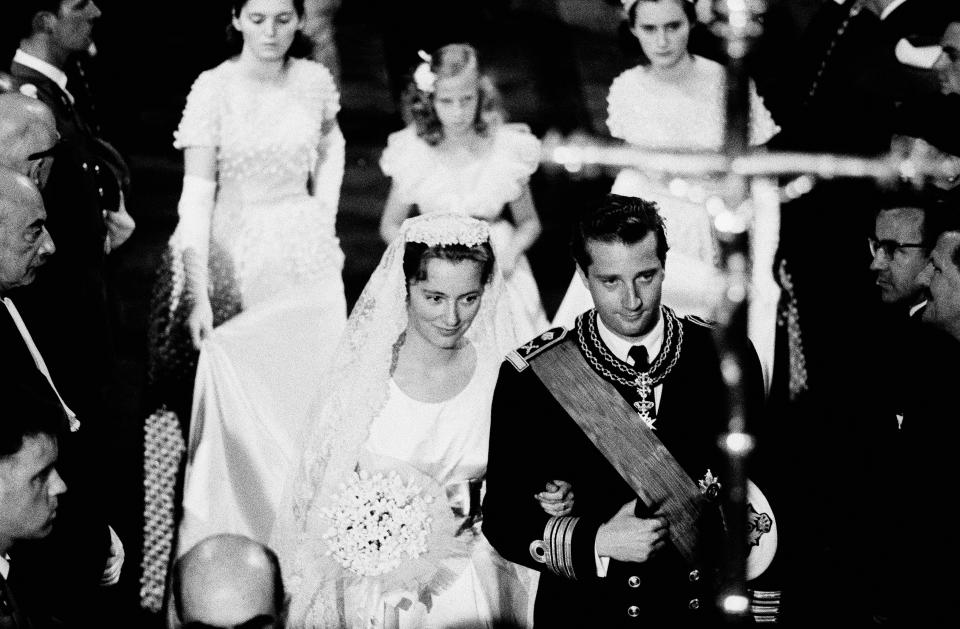 Boda del príncipe Alberto de Lieja y Paola celebrada el el 2 de julio de 1959 en la catedral de San Miguel y Santa Gúdula de Bruselas. (Photo by REPORTERS ASSOCIES/Gamma-Rapho via Getty Images)